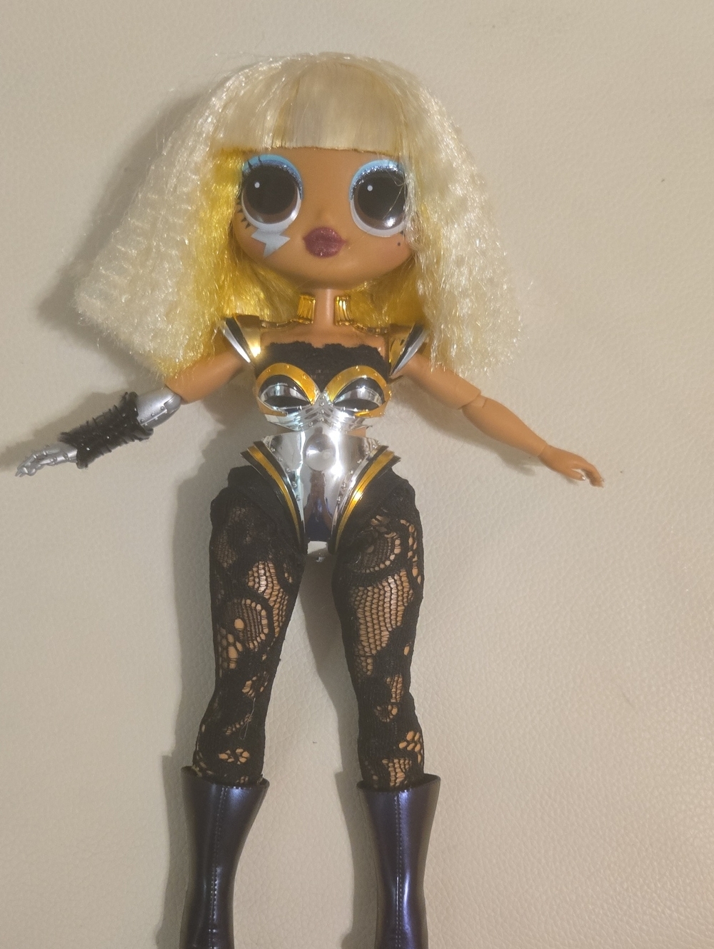 LOL Surprise OMG Remix Super Sonix Ferocious Fashion Doll – Partial/Incomplete